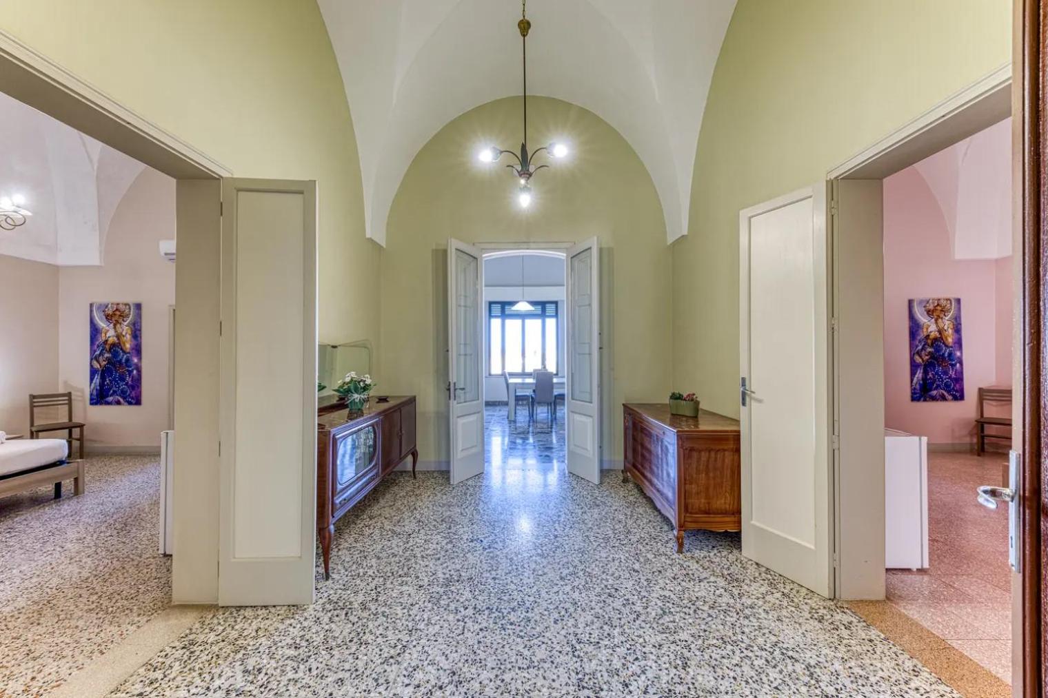 Palazzo Rondine - Affittacamere Con Cucina Презичче Экстерьер фото